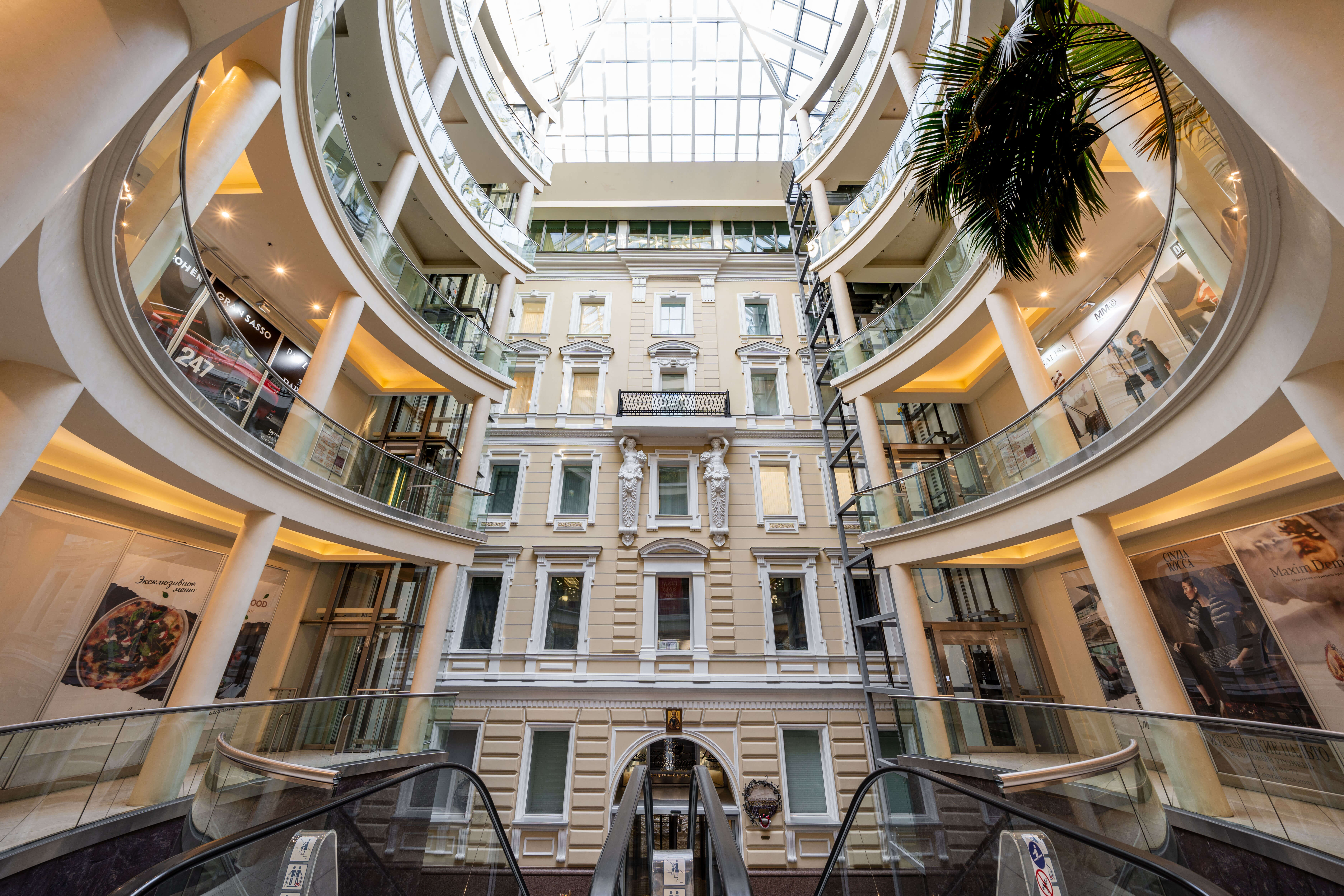 Галерея Grand Palace